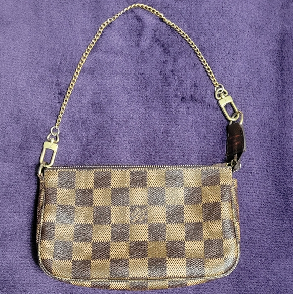 Louis Vuitton Bucket Pochette in Damier Ebene - Picture 8 of 12